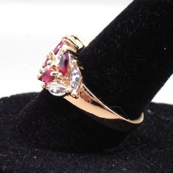 💖 Ross-Simons 925 Simulated Ruby & CZ Leaf Ring – Sz 7.5 – Elegant Sparkle - Picture 3 of 6
